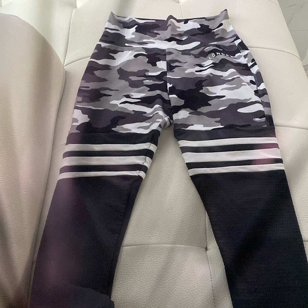 NWOT LGNDRY pants